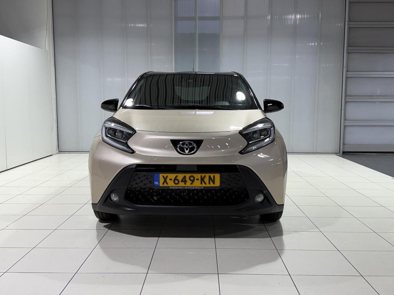 Toyota AYGO X 1.0 VVT-i MT Pulse | Dealer onderhouden | NL-Auto| Apple Carplay | Achteruitrijcamera | Bi-Tone