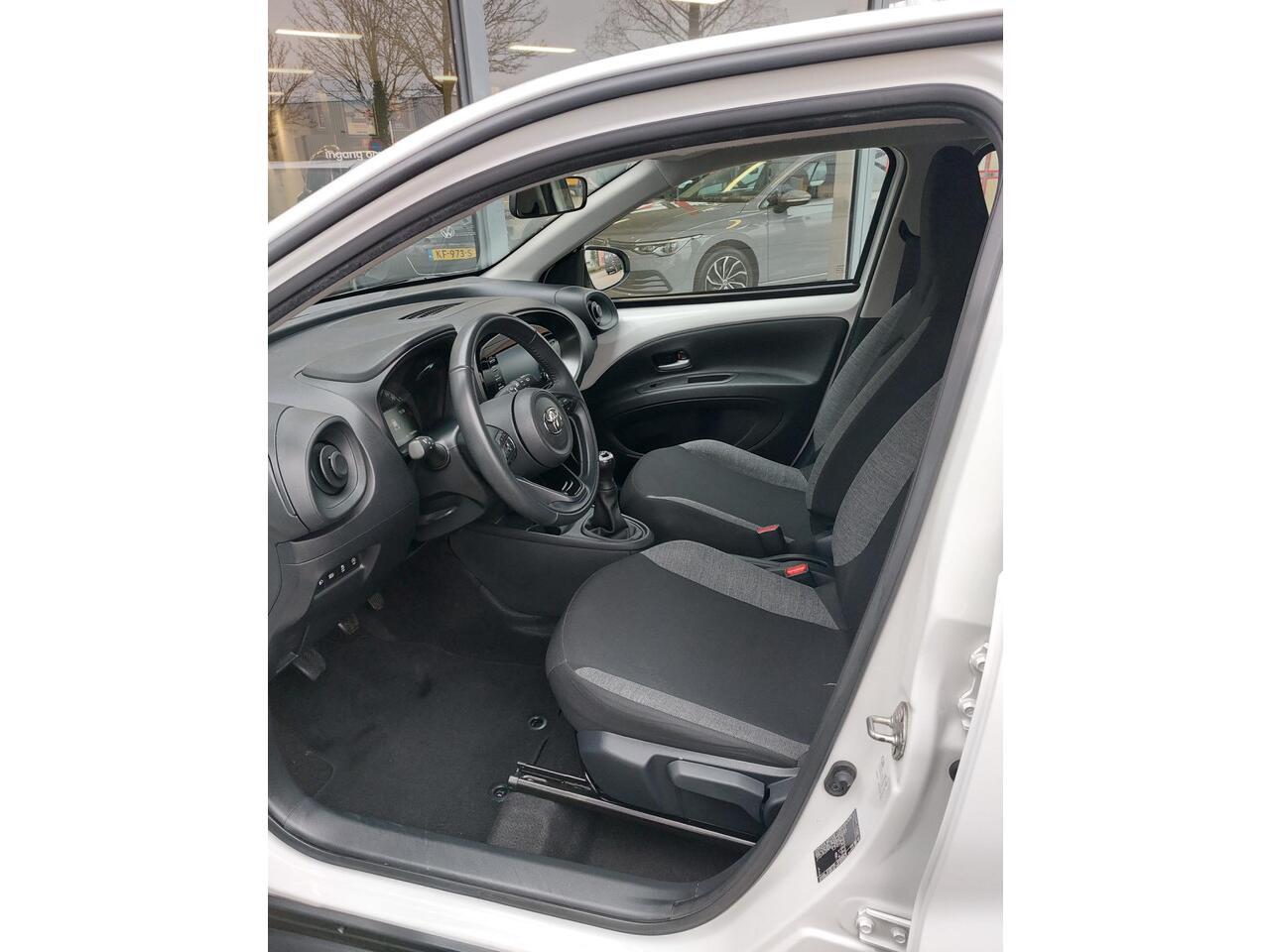 Toyota AYGO X 1.0 VVT-i MT Play | Apple Carplay | Cruise Control