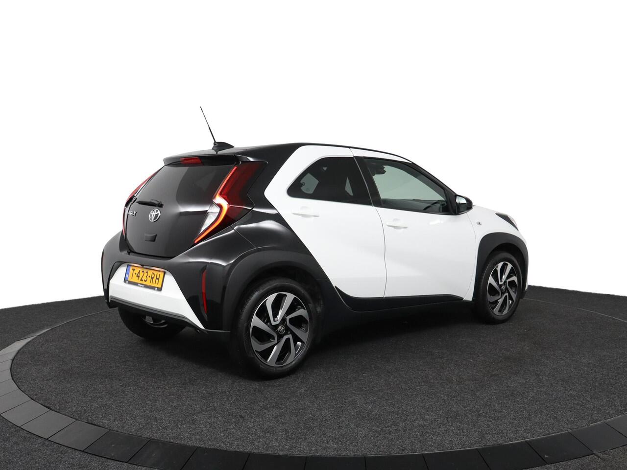 Toyota AYGO X 1.0 VVT-i S-CVT Pulse | Automaat | Apple Carplay/Android Auto | lichtmetalen velgen 17" | two-tone |