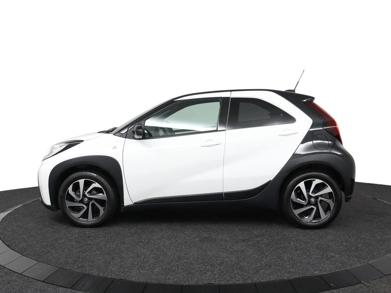 Toyota AYGO X 1.0 VVT-i S-CVT Pulse | Automaat | Apple Carplay/Android Auto | lichtmetalen velgen 17" | two-tone |