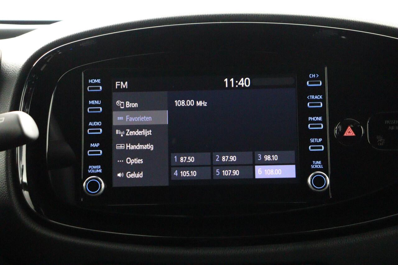 Toyota AYGO X 1.0 VVT-i S-CVT Pulse | Automaat | Apple Carplay/Android Auto | lichtmetalen velgen 17" | two-tone |