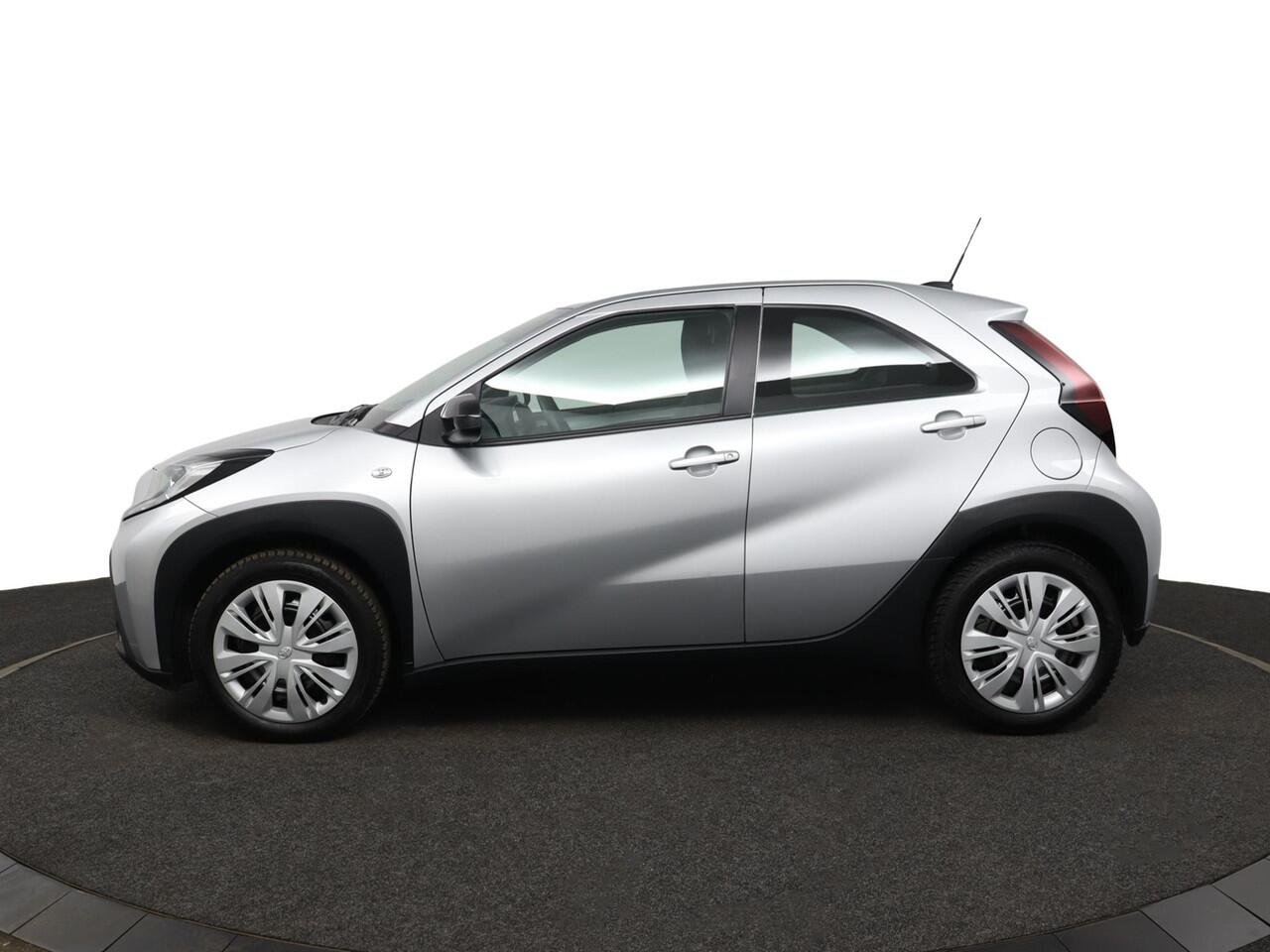 Toyota AYGO X 1.0 VVT-i MT Play | Airco | Adaptieve Cruise Control | Achteruitrijcamera | 10 Jaar garantie! |