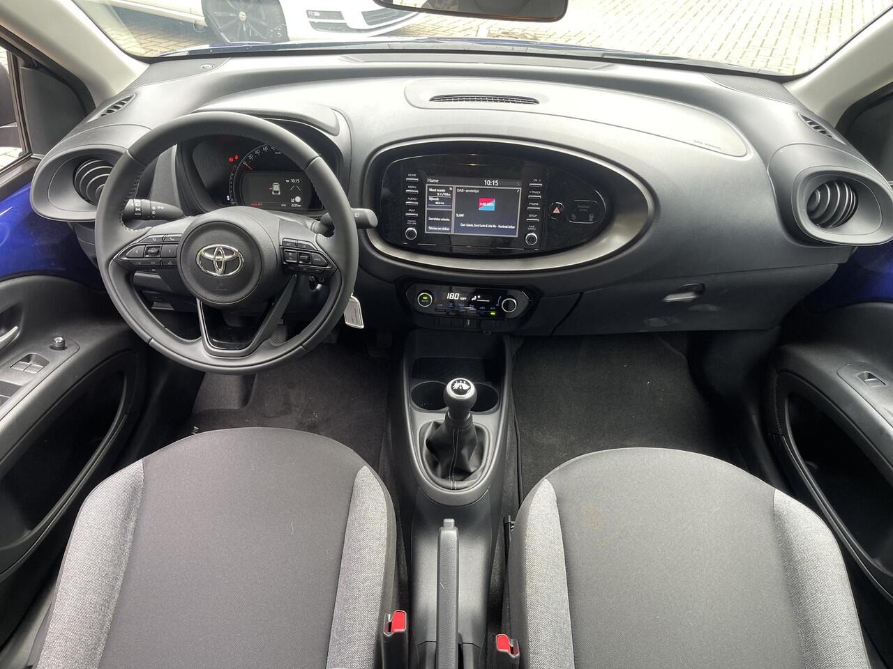 Toyota AYGO X 1.0 VVT-i MT first