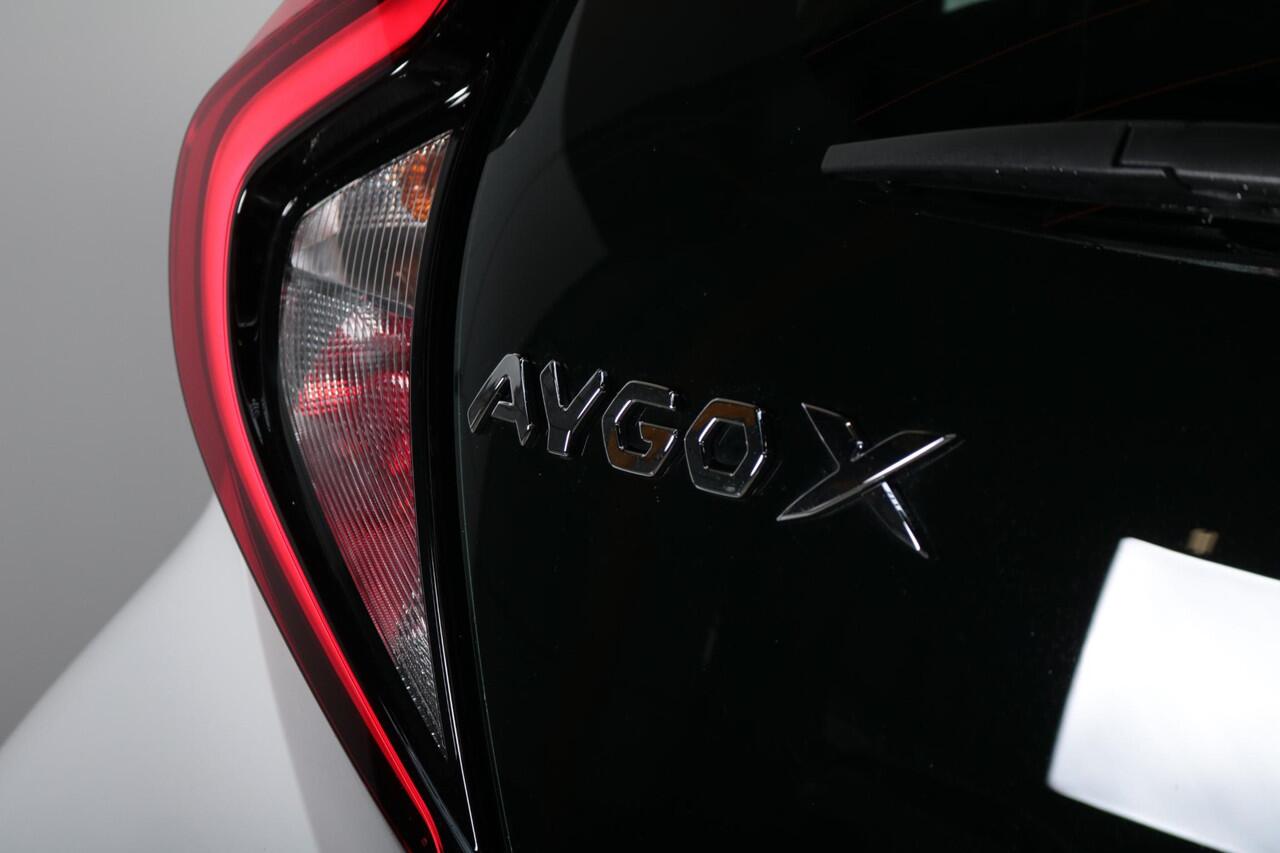 Toyota AYGO X 1.0 VVT-i MT Play, Stootlijsten, Apple Carplay/Android Auto, Parkeercamer, 1e Eigenaar!