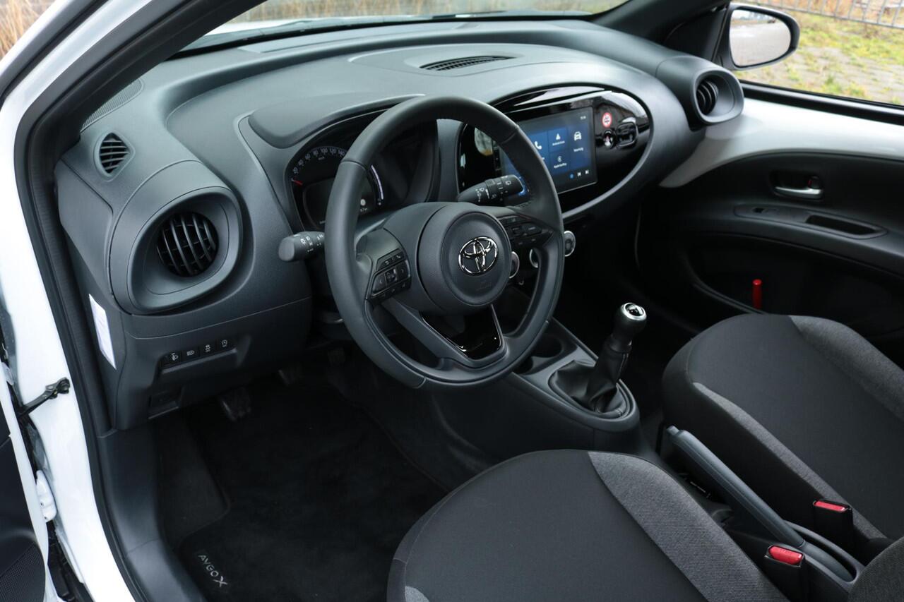 Toyota AYGO X 1.0 VVT-i MT Play, Stootlijsten, Apple Carplay/Android Auto, Parkeercamer, 1e Eigenaar!