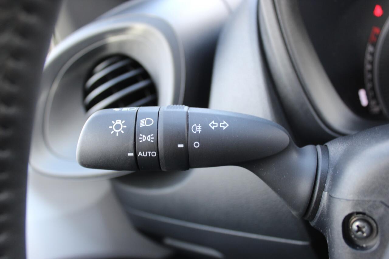 Toyota AYGO 1.0 VVT-i S-CVT Play | Automaat | Android Auto, Apple Carplay |