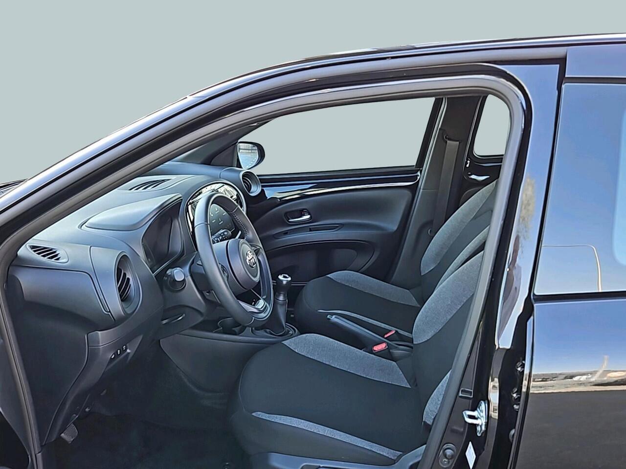 Toyota AYGO X 1.0 VVT-i MT Play