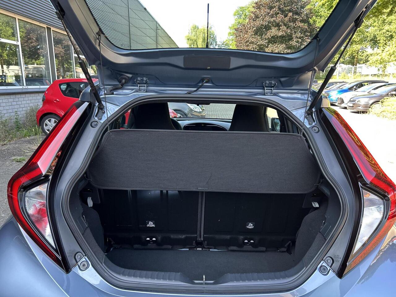 Toyota AYGO X 1.0 VVT-i MT Play