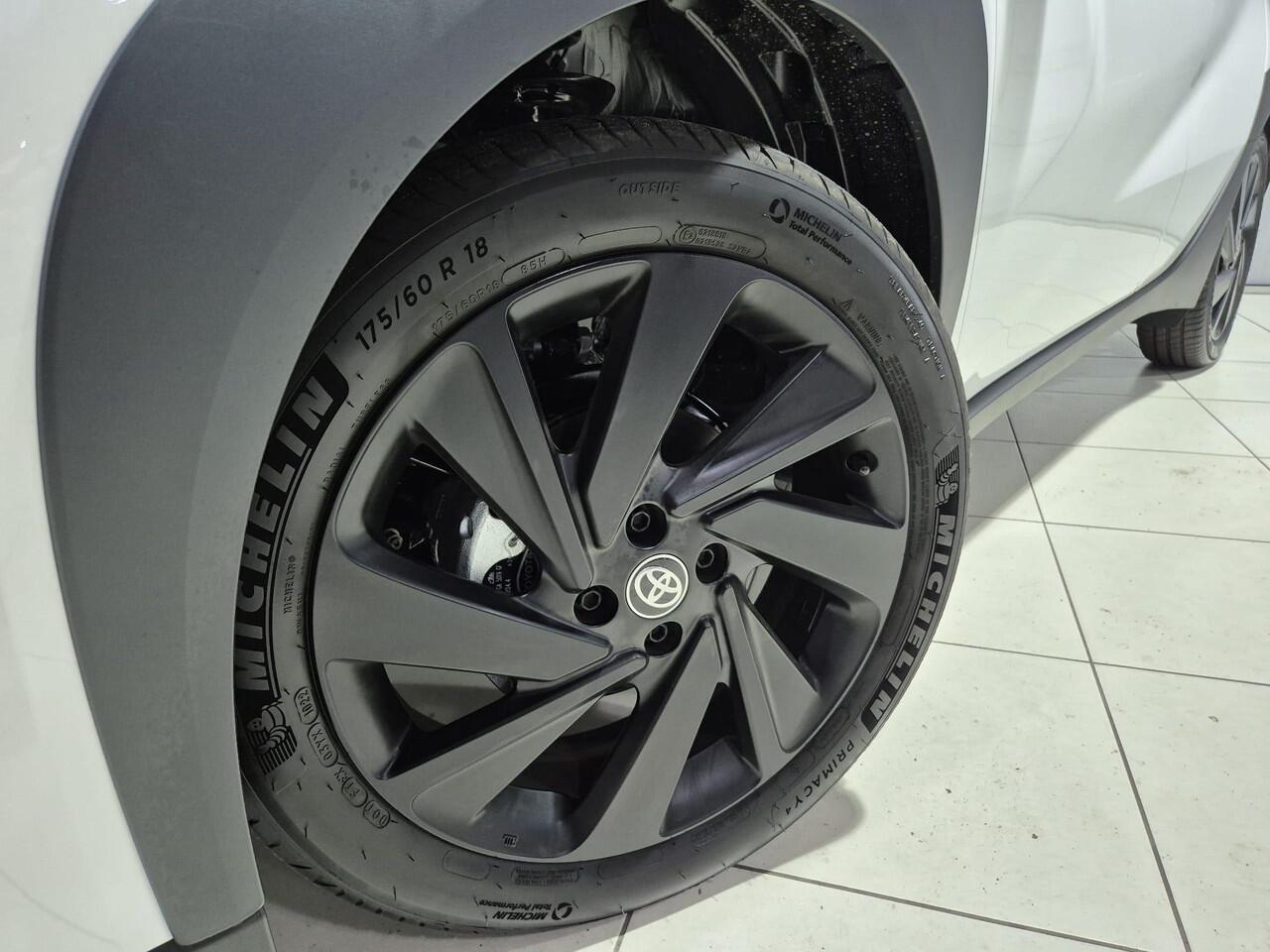 Toyota AYGO X 1.0 VVT-i MT Play | Lichtmetalen velgen | Apple carplay/anroid auto |