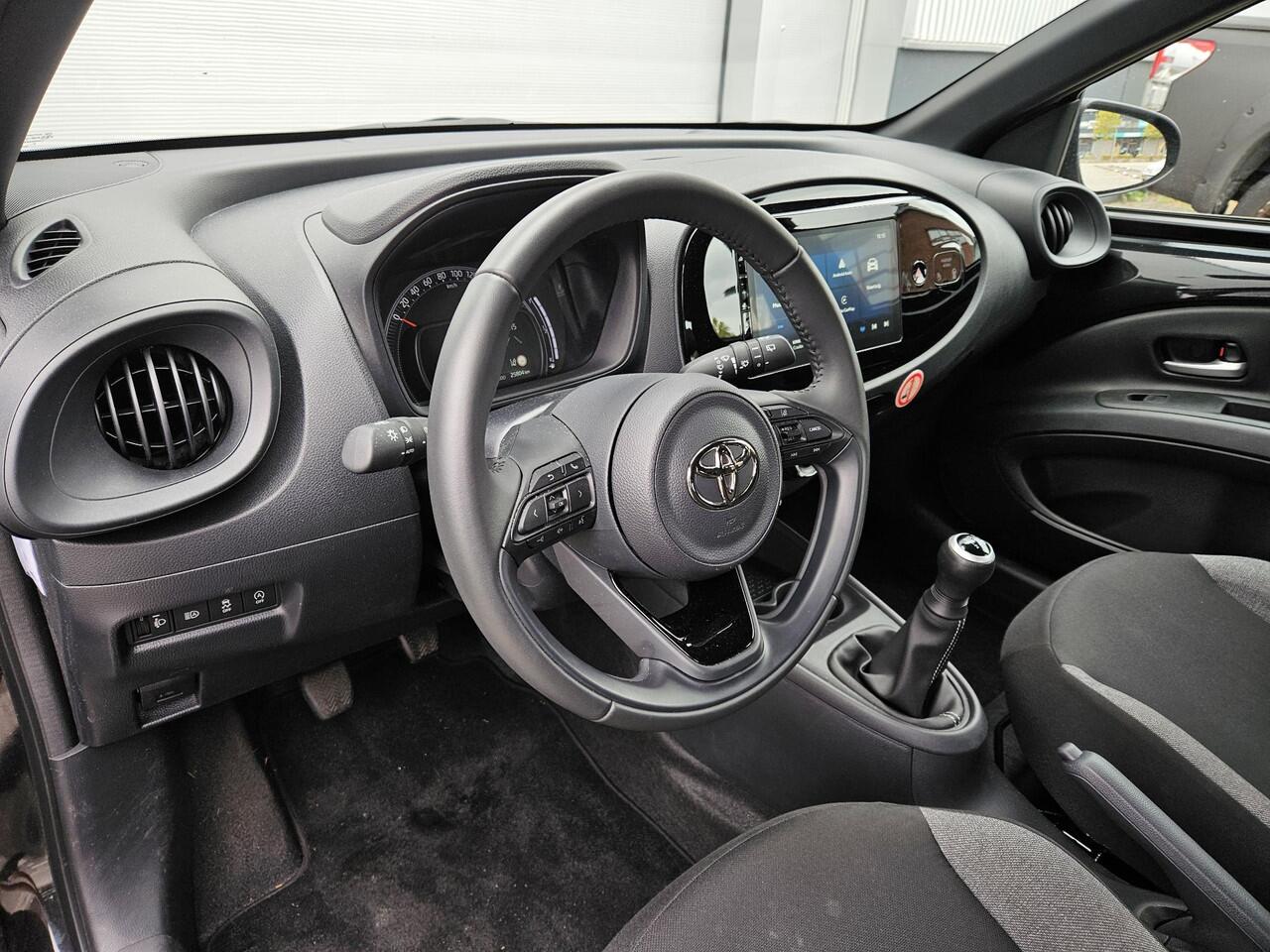 Toyota AYGO X 1.0 VVT-i MT Play | Adaptieve Cruise Control | Apple Carplay & Android Auto | Achteruitrijcamera | Garantie t/m 03-2034 of 200.000km