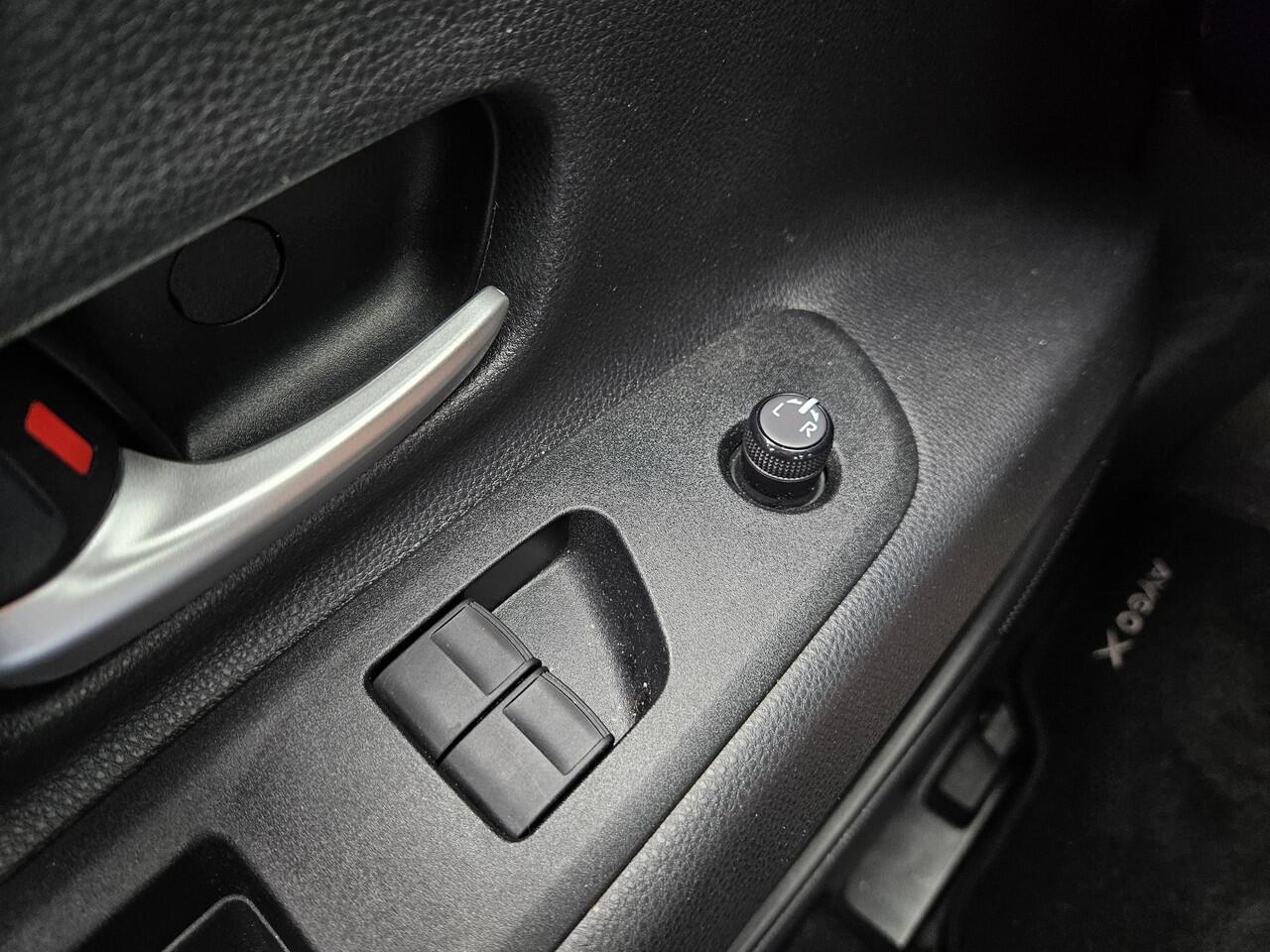 Toyota AYGO X 1.0 VVT-i MT Play | Adaptieve Cruise Control | Apple Carplay & Android Auto | Achteruitrijcamera | Garantie t/m 03-2034 of 200.000km