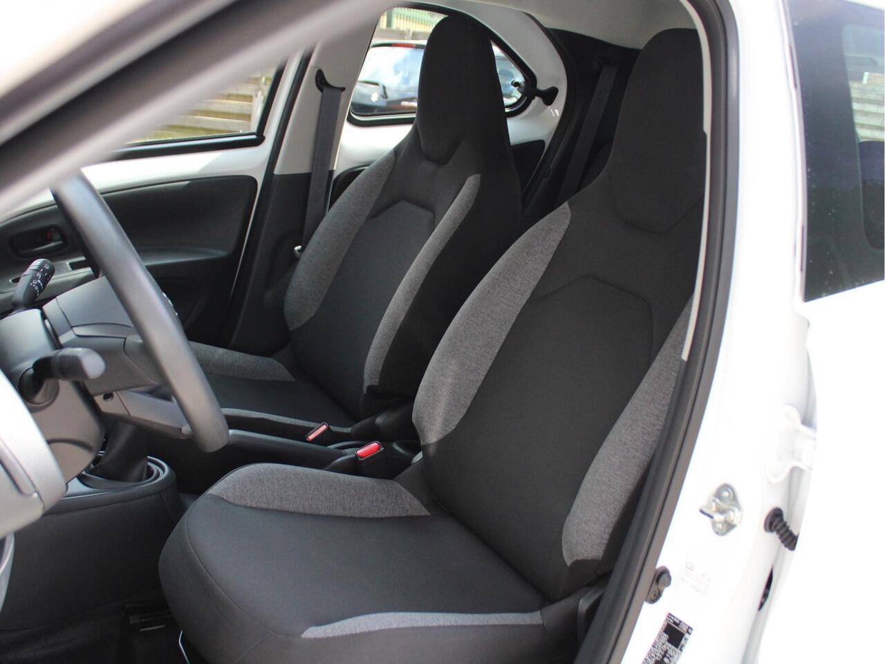 Toyota AYGO X 1.0 VVT-i MT Adaptieve Cruise Control, Airco, Hill Hold Functie, Elektrische Ramen Voor