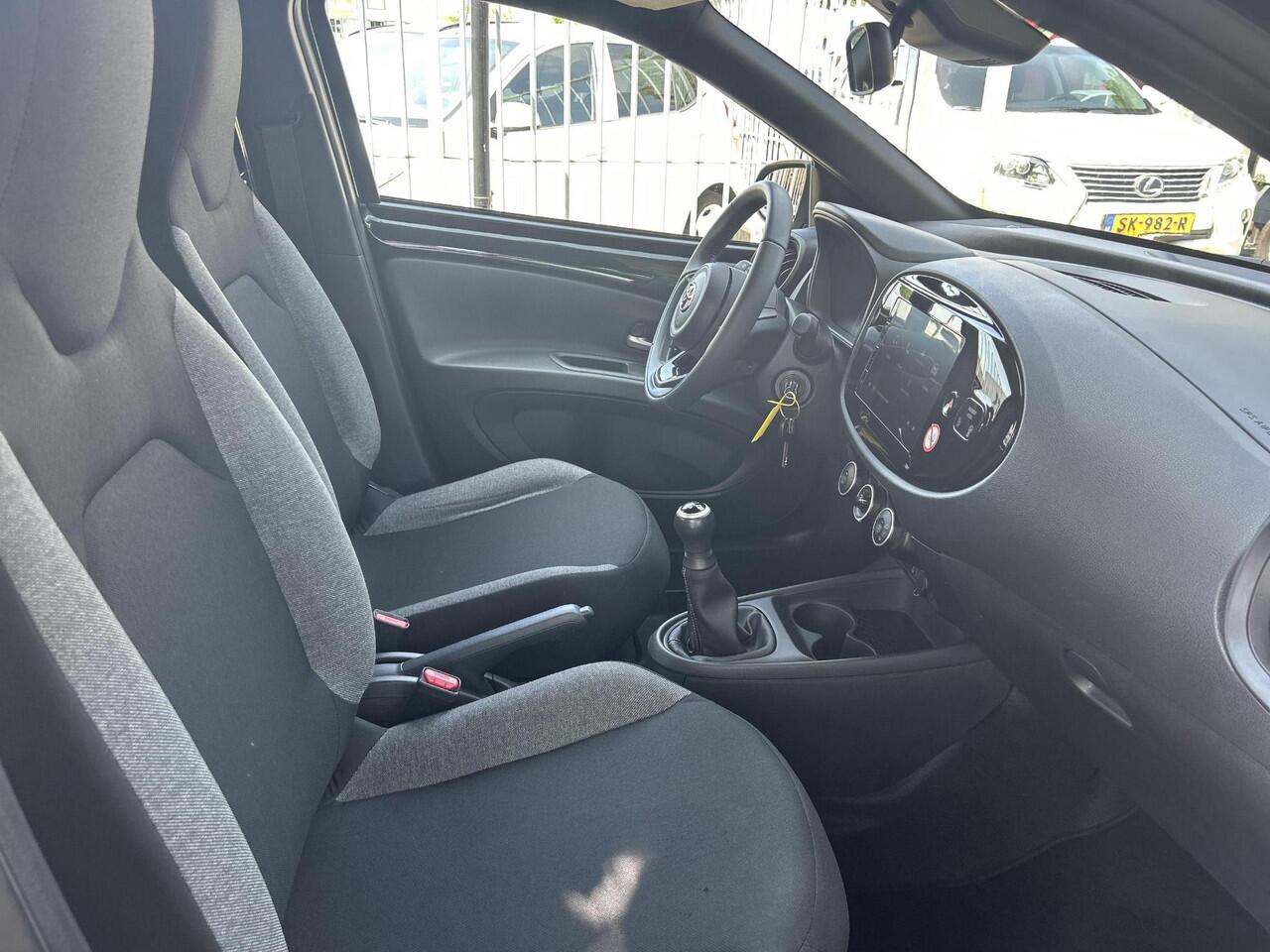 Toyota AYGO X 1.0 VVT-i MT Play