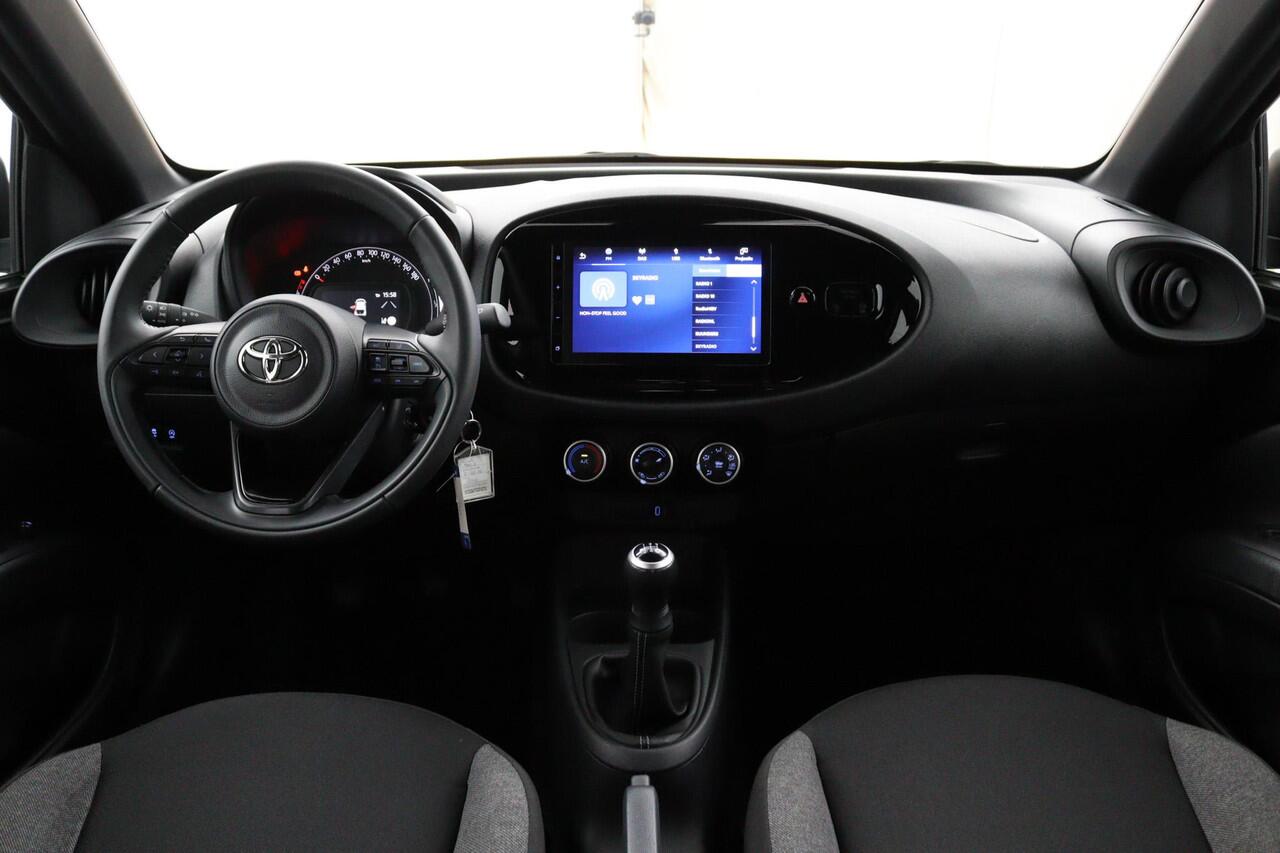 Toyota AYGO X 1.0 VVT-i MT Play | Apple Carplay | Android Auto | Achteruitrijcamera | Adaptieve Cruise control |