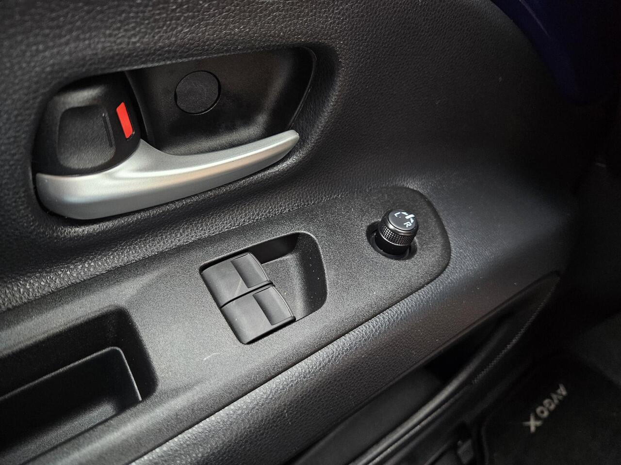 Toyota AYGO X 1.0 VVT-i MT Play | Allseason banden | Origineel NL | 1e eigenaar | Adaptieve Cruise Control | Apple Carplay & Android Auto | Achteruitrijcamera | Garantie t/m 09-2034 of 200.000km