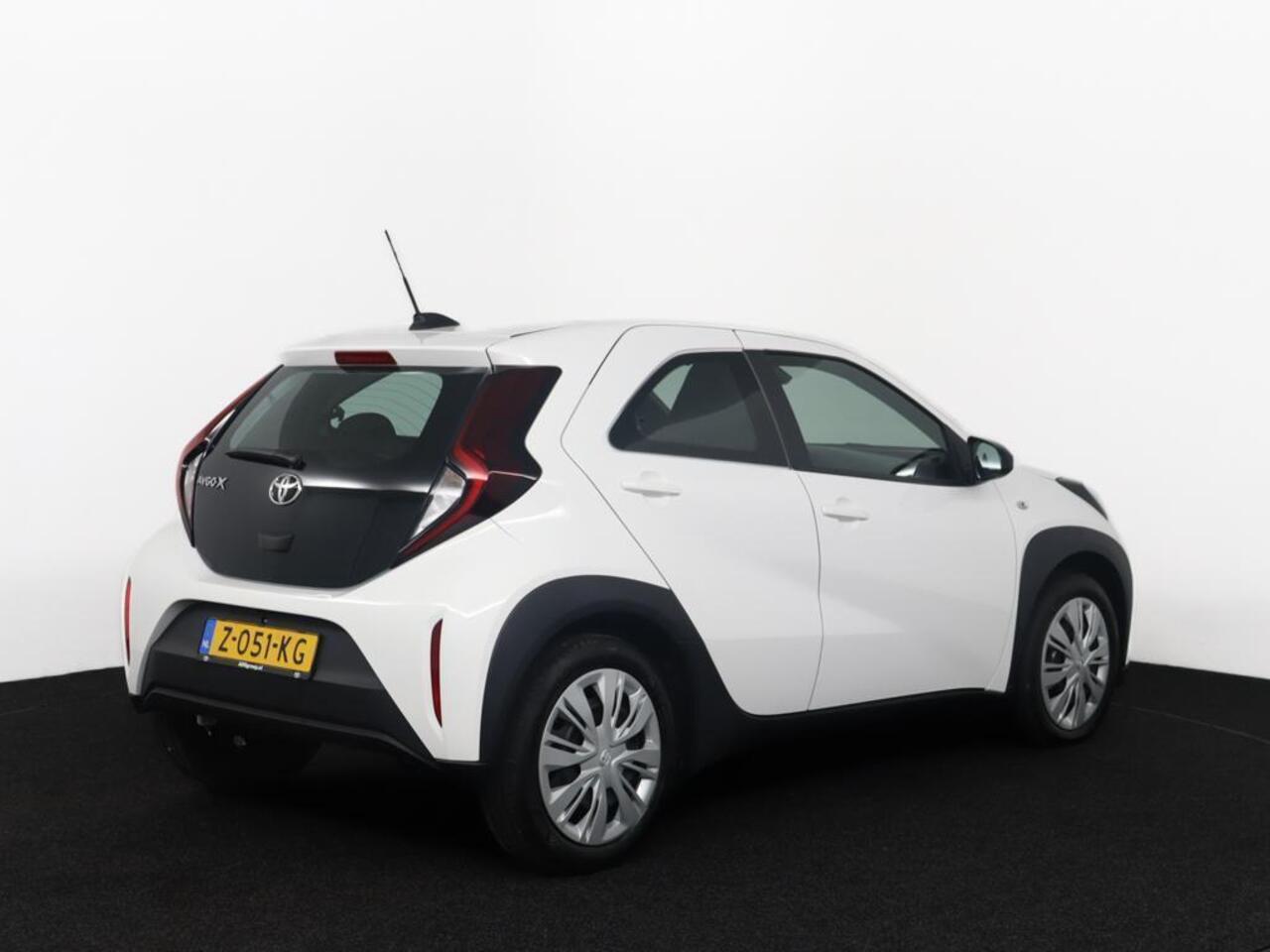 Toyota AYGO X 1.0 VVT-i MT Play | Apple carplay & Android Auto | Airconditioning | Achteruitrijcamera |
