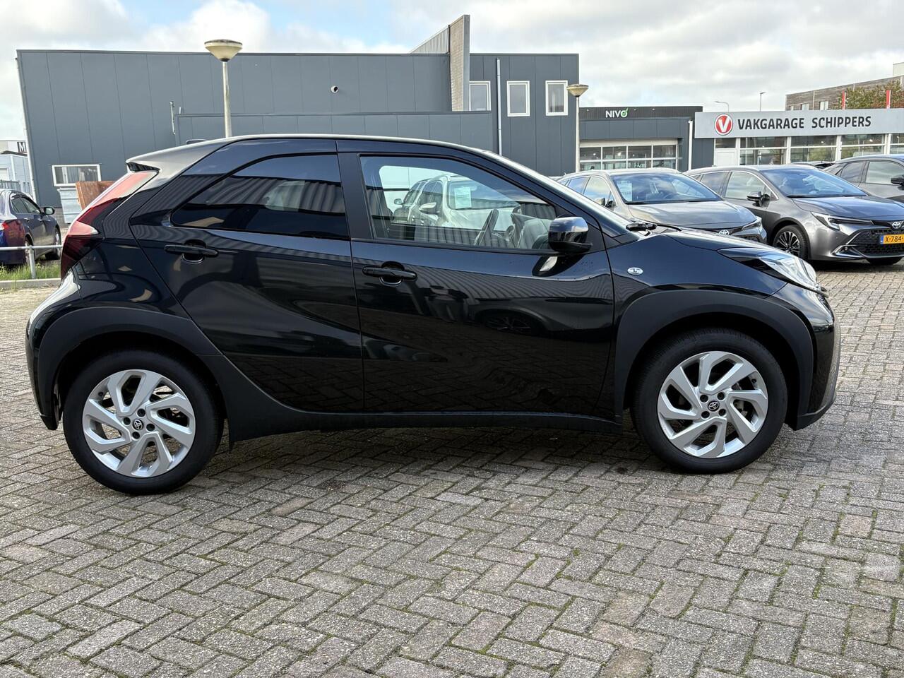 Toyota AYGO X 1.0 VVT-i MT Play