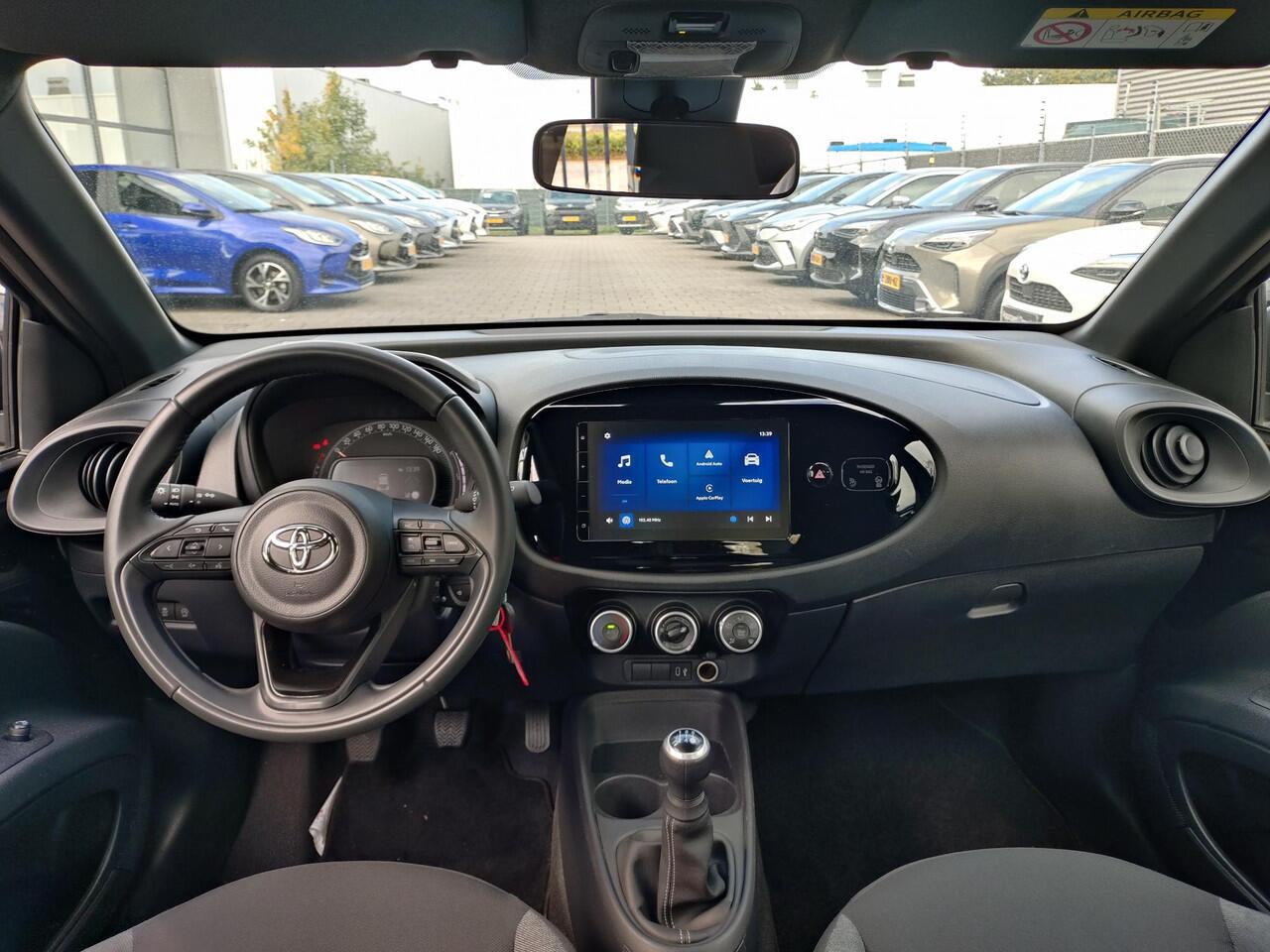 Toyota AYGO X 1.0 VVT-i MT Play