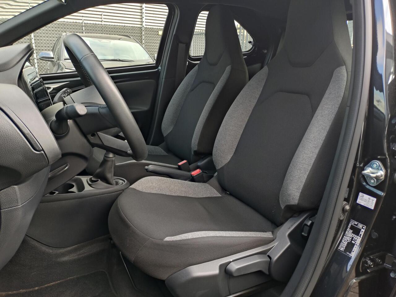 Toyota AYGO X 1.0 VVT-i MT Play