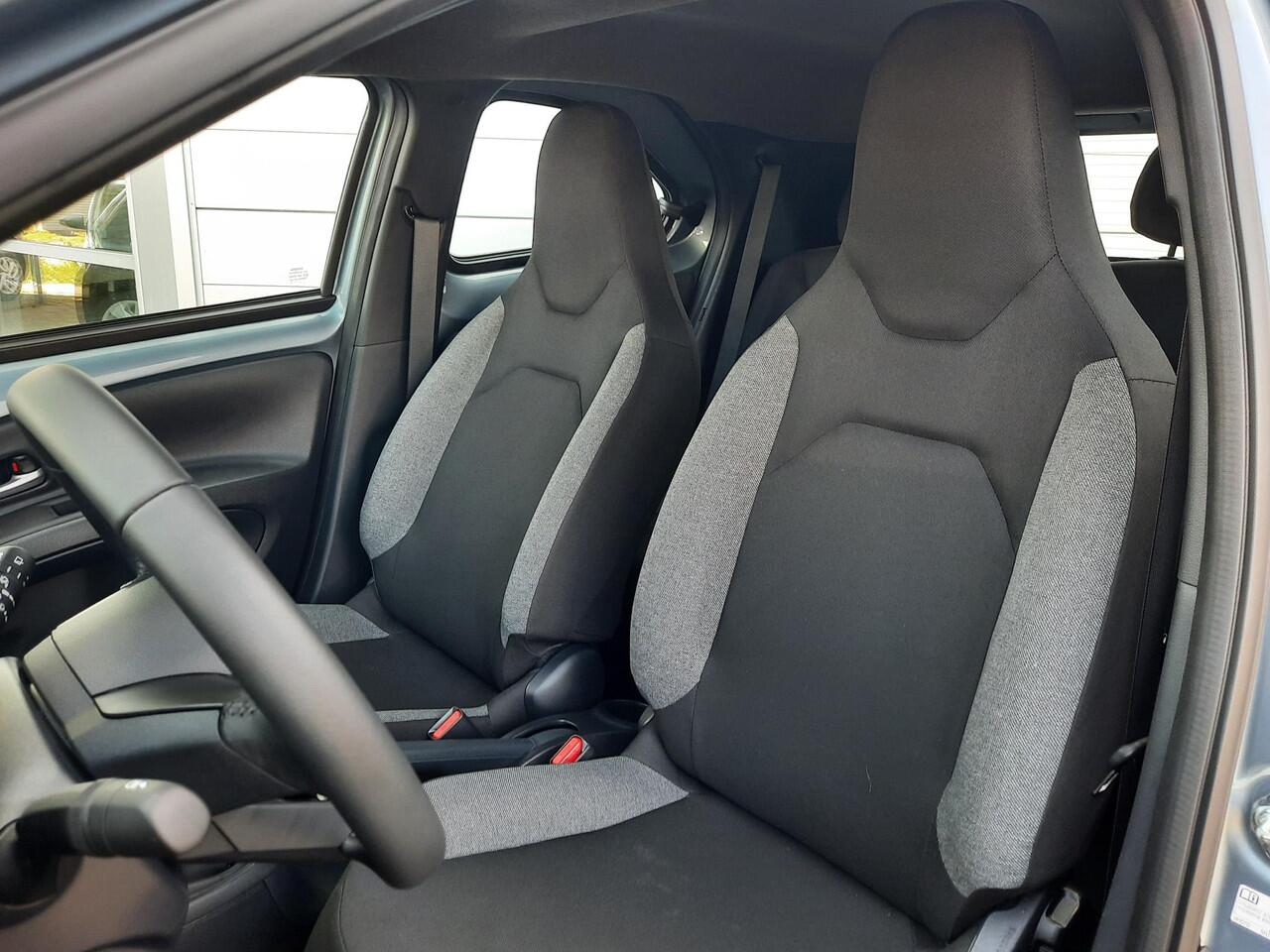 Toyota AYGO X 1.0 VVT-i MT Play