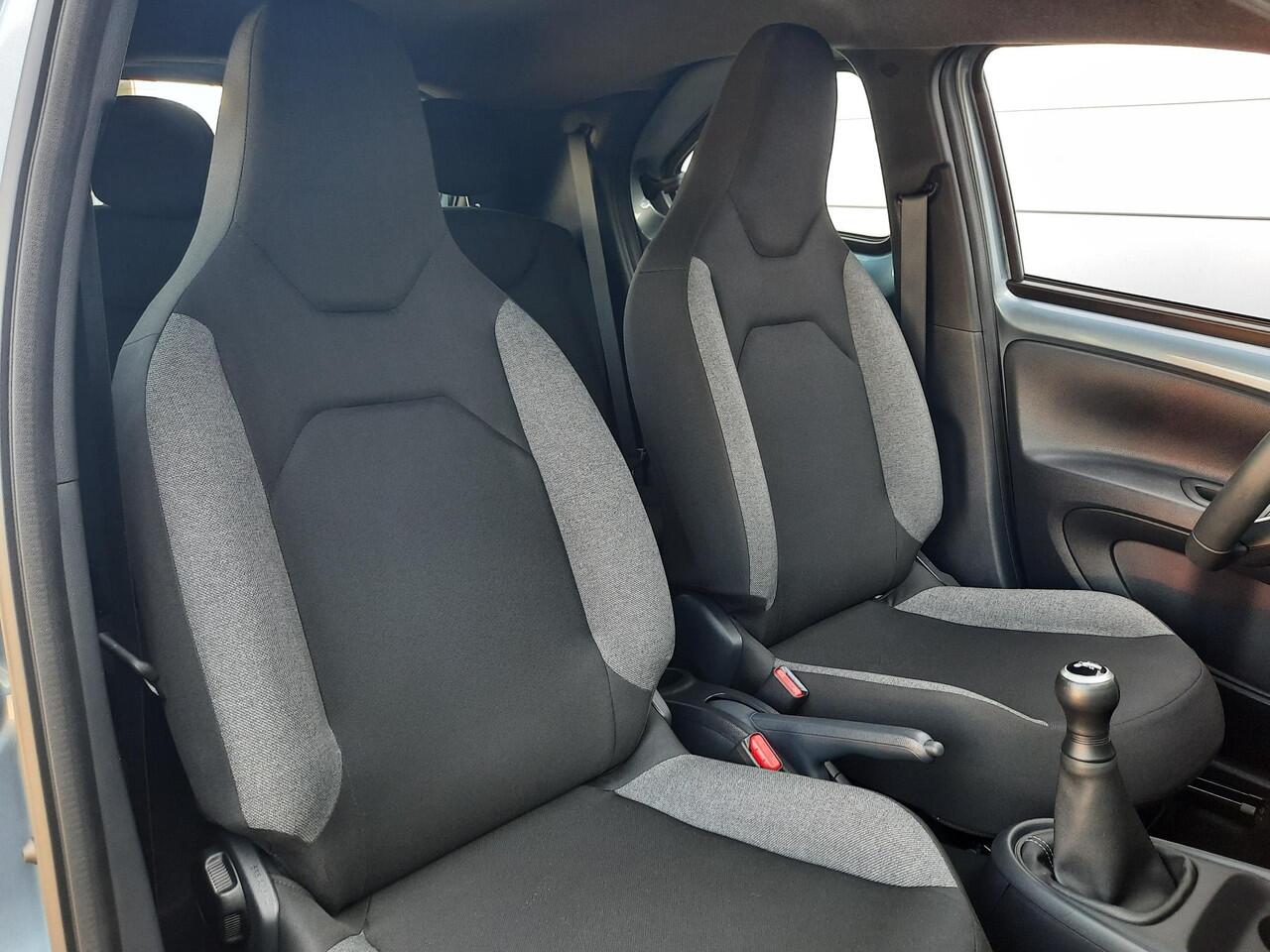 Toyota AYGO X 1.0 VVT-i MT Play