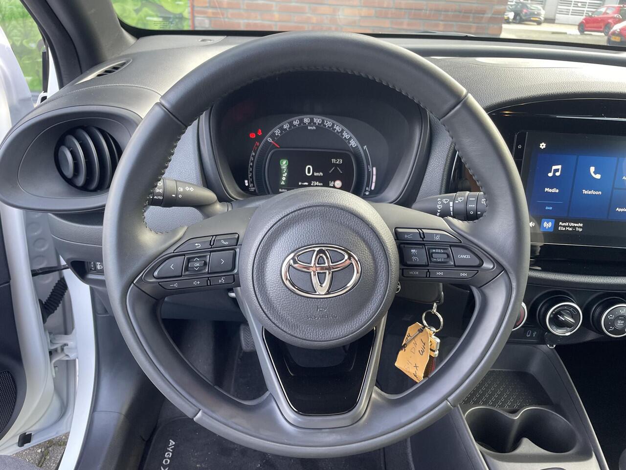 Toyota AYGO X 1.0 VVT-i MT Play