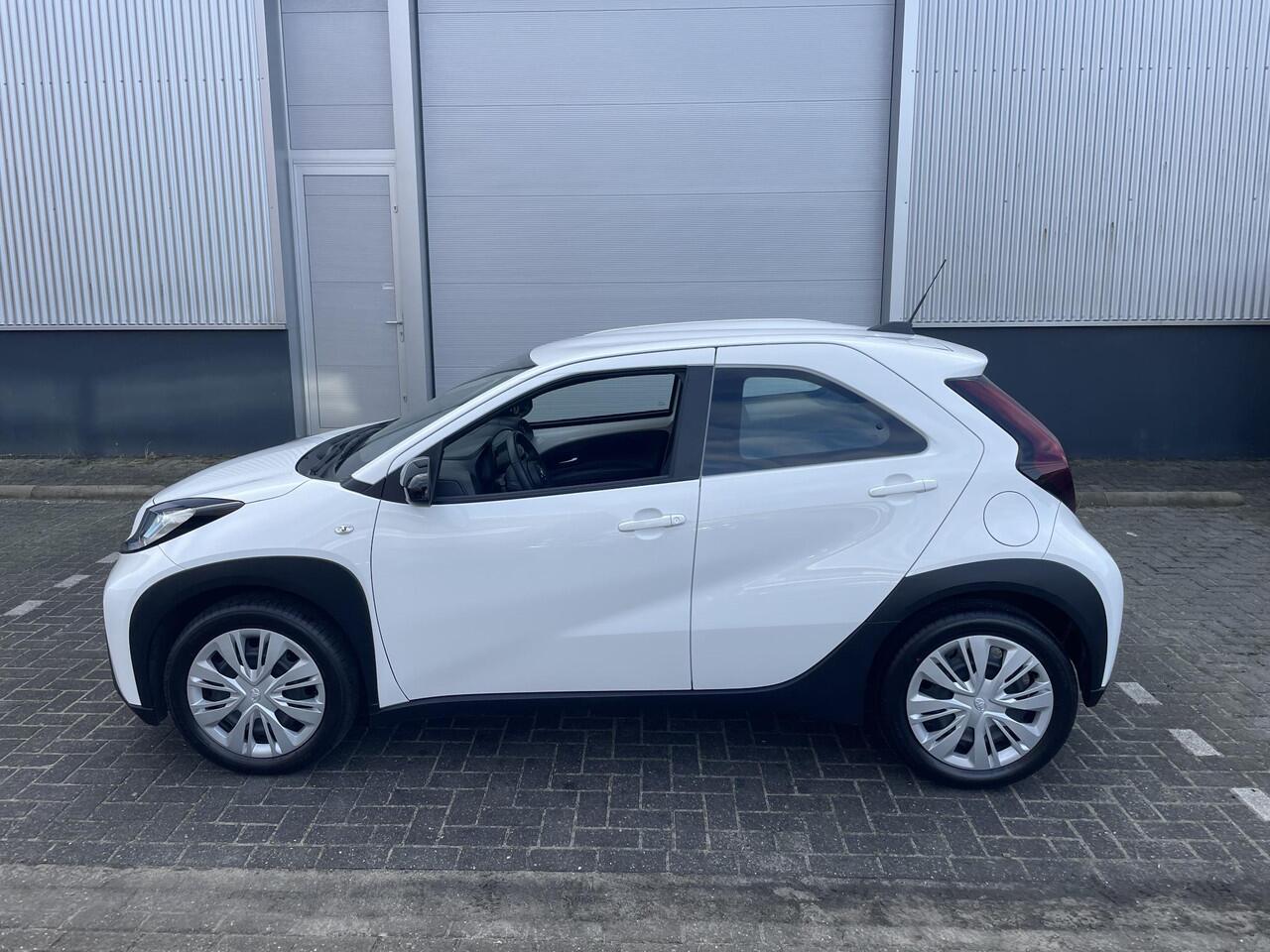 Toyota AYGO X 1.0 VVT-i MT Play