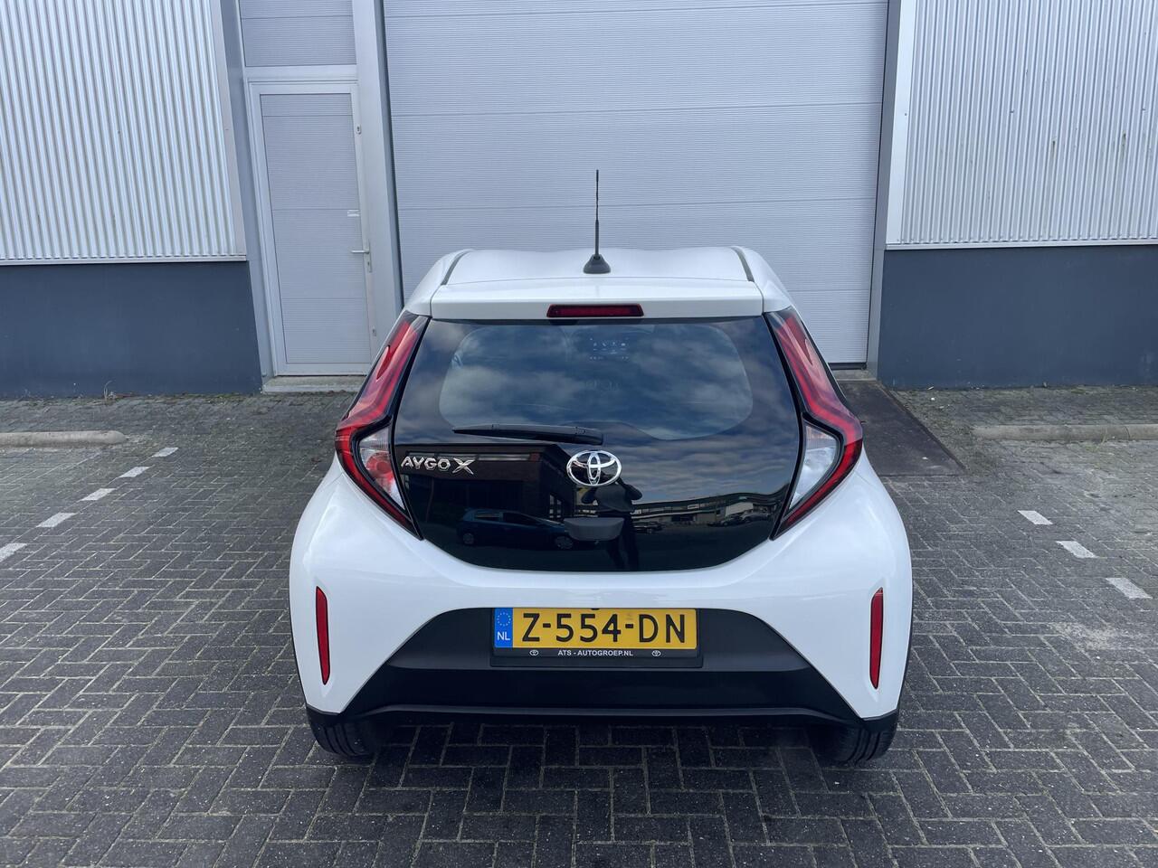 Toyota AYGO X 1.0 VVT-i MT Play