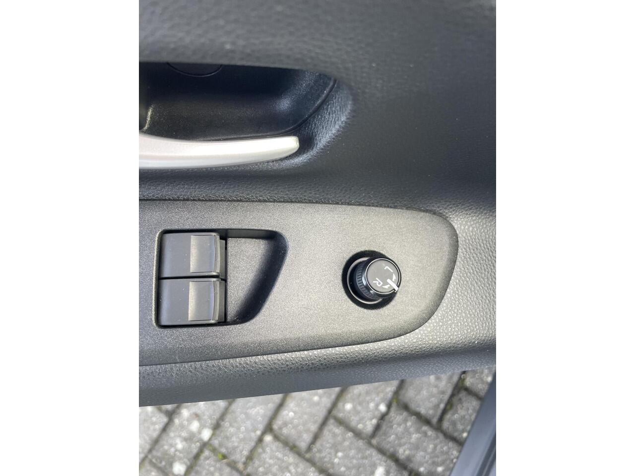 Toyota AYGO X 1.0 VVT-i MT Play