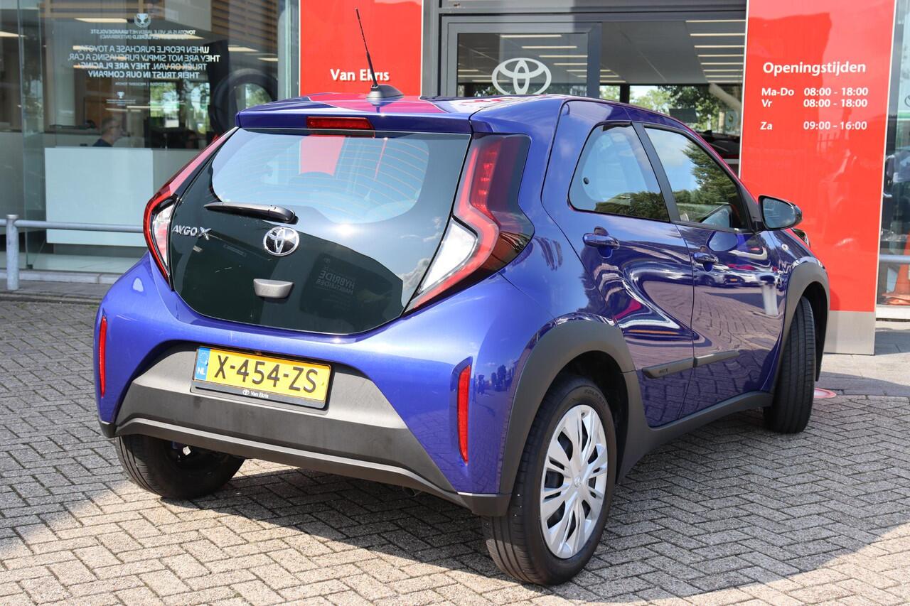 Toyota AYGO X 1.0 VVT-i MT Play, Camera