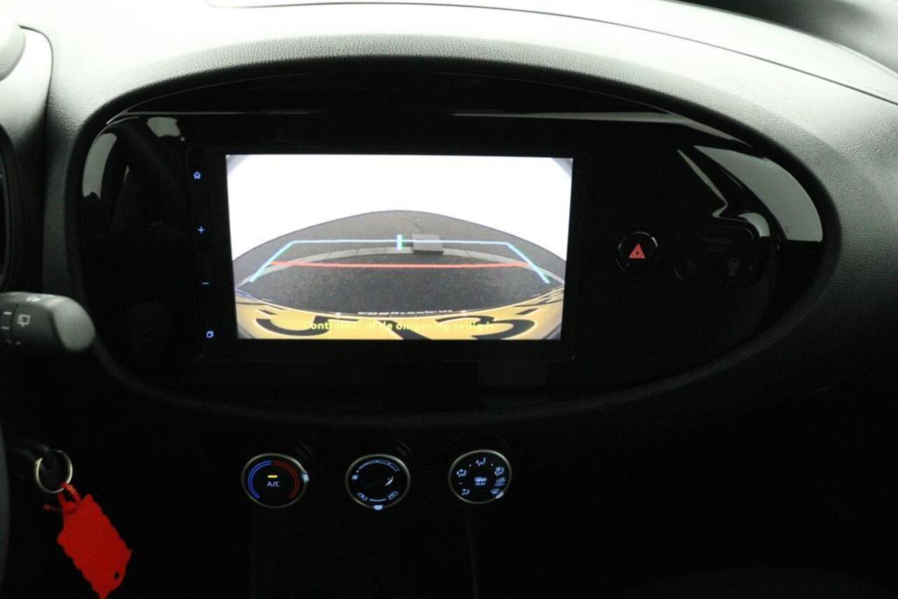 Toyota AYGO X 1.0 VVT-i MT Play | Apple Carplay/Android Auto | Airco | Parkeercamera | Adaptieve Cruise-Control |