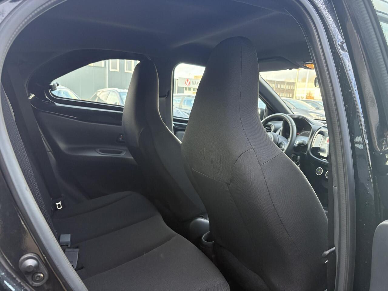 Toyota AYGO X 1.0 VVT-i MT Play