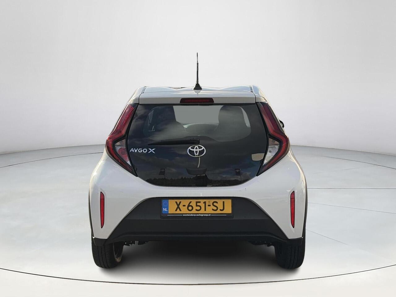 Toyota AYGO X 1.0 VVT-i MT Play