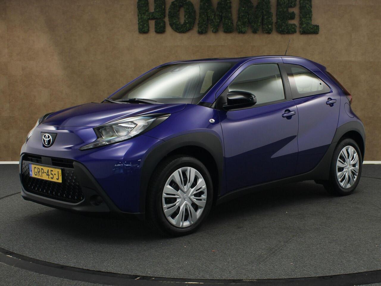 Toyota AYGO X 1.0 VVT-i MT Play - ORIGINEEL NEDERLANDSE AUTO - AFKOMSTIG VAN 1E EIGENAAR - CAMERA - AIRCO - BLUETOOTH - APPLE CARPLAY/ ANDROID AUTO - ADAPTIEVE CRUISE CONTROL - DAB AUDIO -