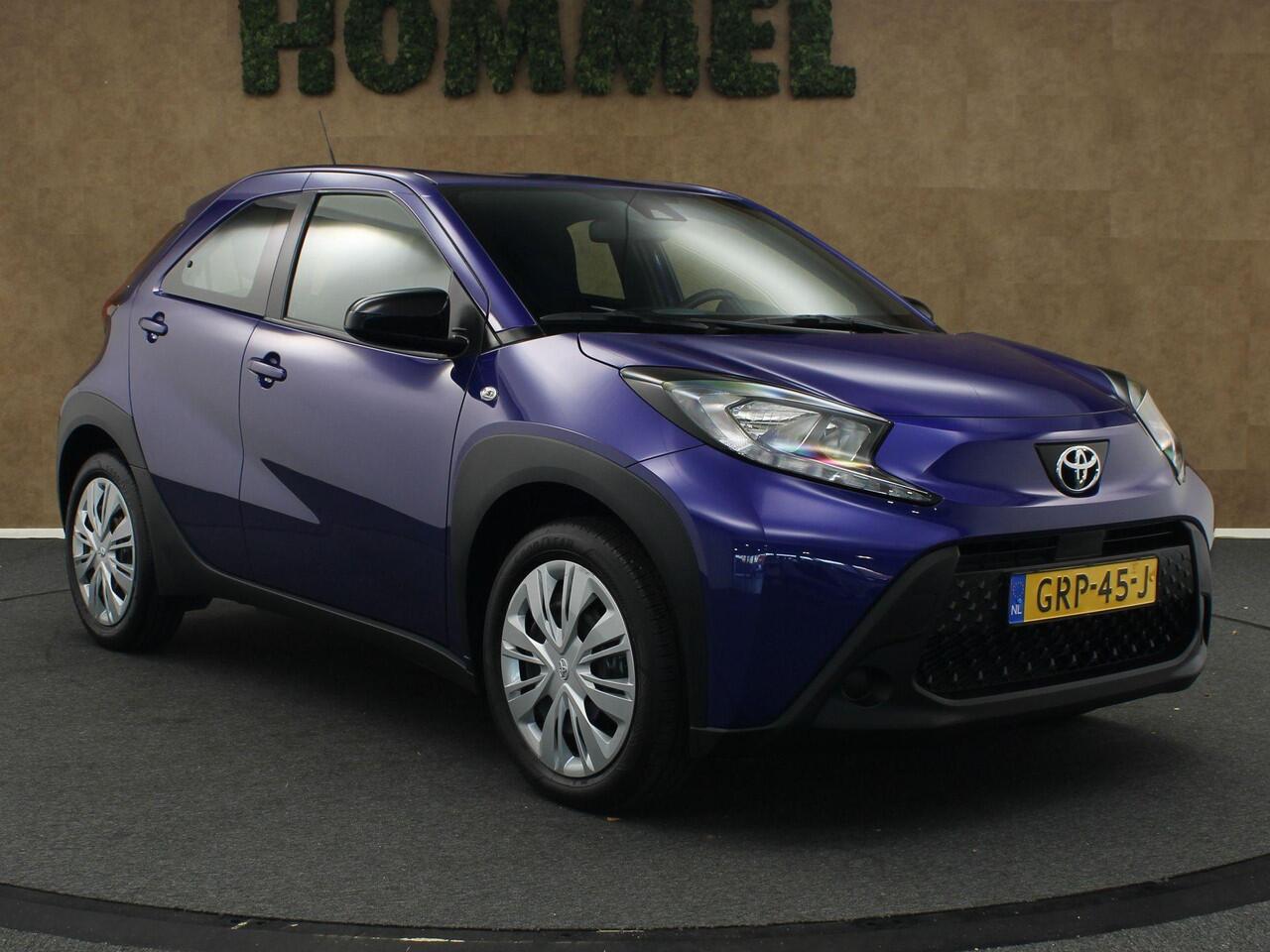 Toyota AYGO X 1.0 VVT-i MT Play - ORIGINEEL NEDERLANDSE AUTO - AFKOMSTIG VAN 1E EIGENAAR - CAMERA - AIRCO - BLUETOOTH - APPLE CARPLAY/ ANDROID AUTO - ADAPTIEVE CRUISE CONTROL - DAB AUDIO -