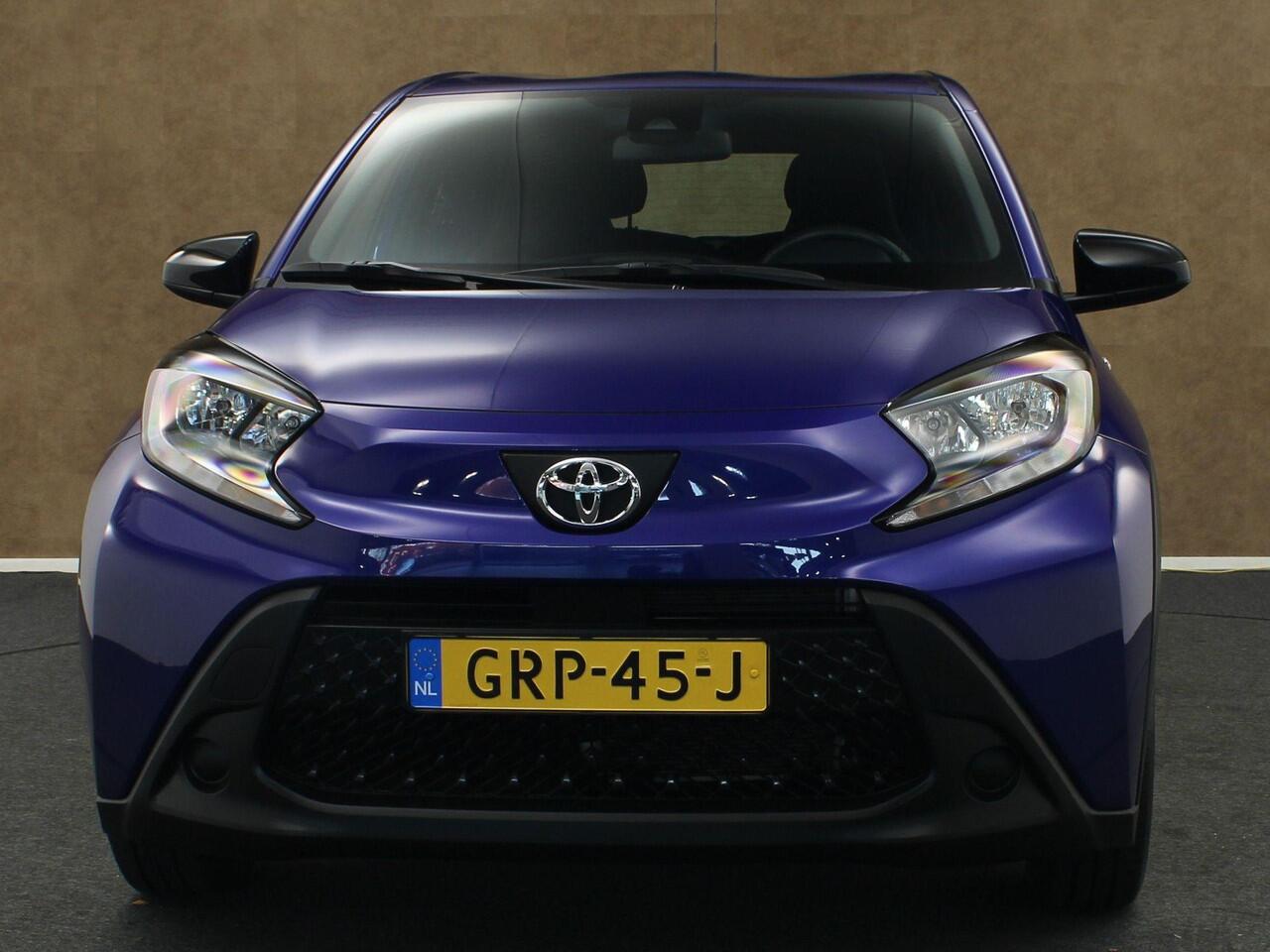 Toyota AYGO X 1.0 VVT-i MT Play - ORIGINEEL NEDERLANDSE AUTO - AFKOMSTIG VAN 1E EIGENAAR - CAMERA - AIRCO - BLUETOOTH - APPLE CARPLAY/ ANDROID AUTO - ADAPTIEVE CRUISE CONTROL - DAB AUDIO -