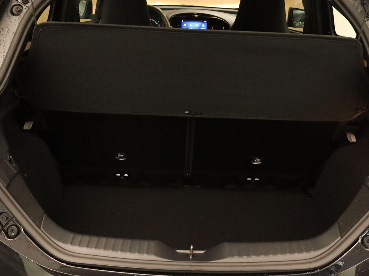 Toyota AYGO X 1.0 VVT-i MT Play - ORIGINEEL NEDERLANDSE AUTO - APPLE CARPLAY/ ANDROID AUTO - ADAPTIVE CRUISE CONTROL - ACHTERUITRIJ CAMERA - AFKOMSTIG VAN DE EERSTE EIGENAAR - DAB RADIO