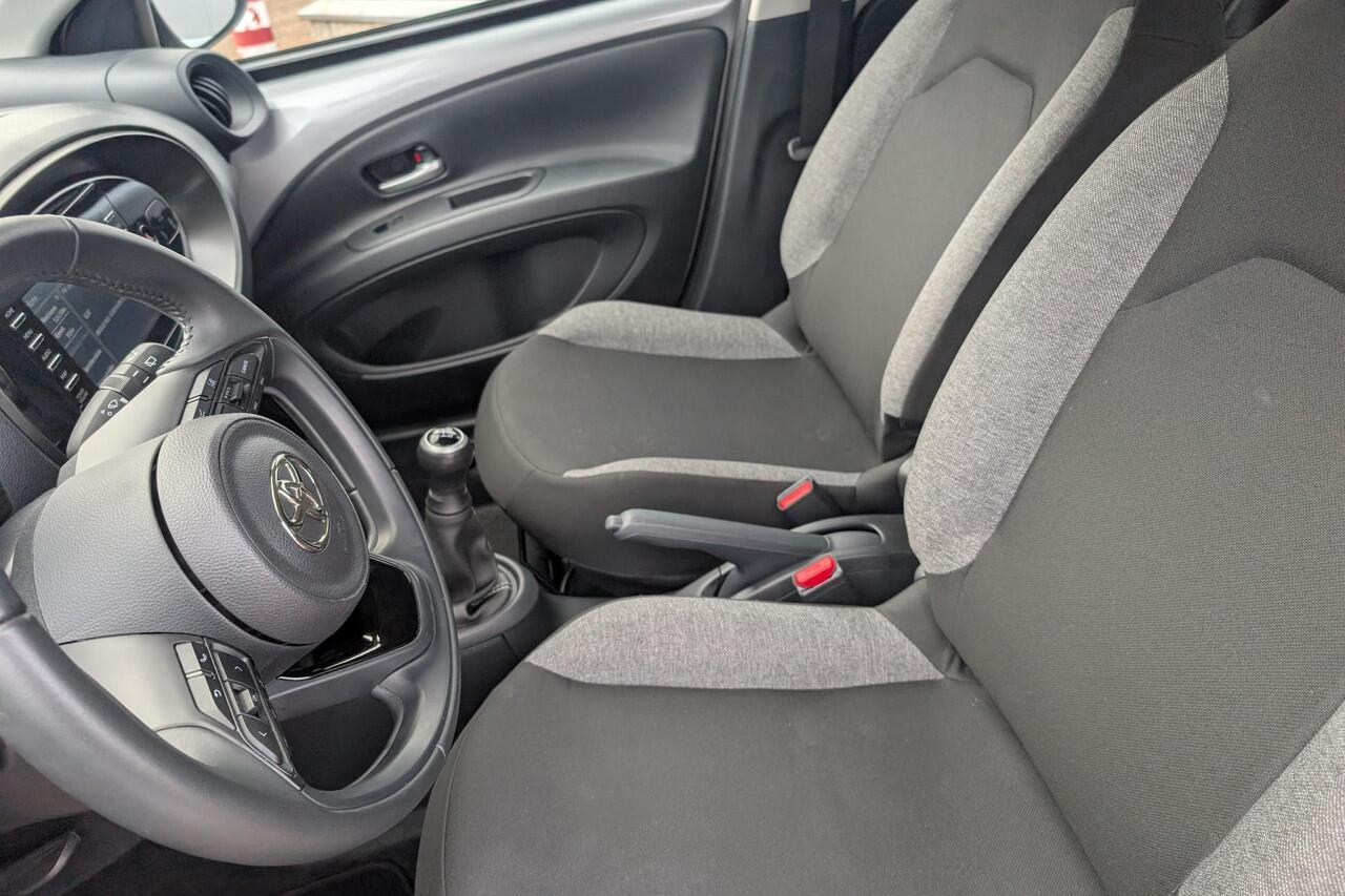 Toyota AYGO X 1.0 VVT-i MT Play Apple Carplay | Metallic lak | Achteruitrijcamera