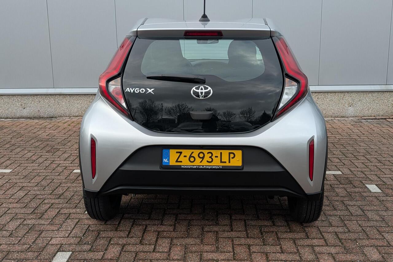 Toyota AYGO X 1.0 VVT-i MT Play Apple Carplay | Metallic lak | Achteruitrijcamera