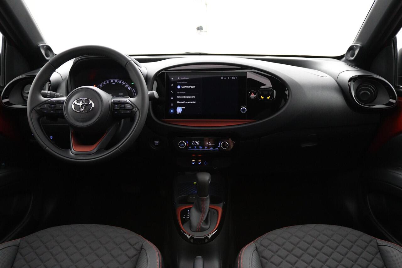 Toyota AYGO X 1.0 VVT-i S-CVT Premium | Automaat | Cabrio dak | Leer-stof bekleding | Stoelverwarming |