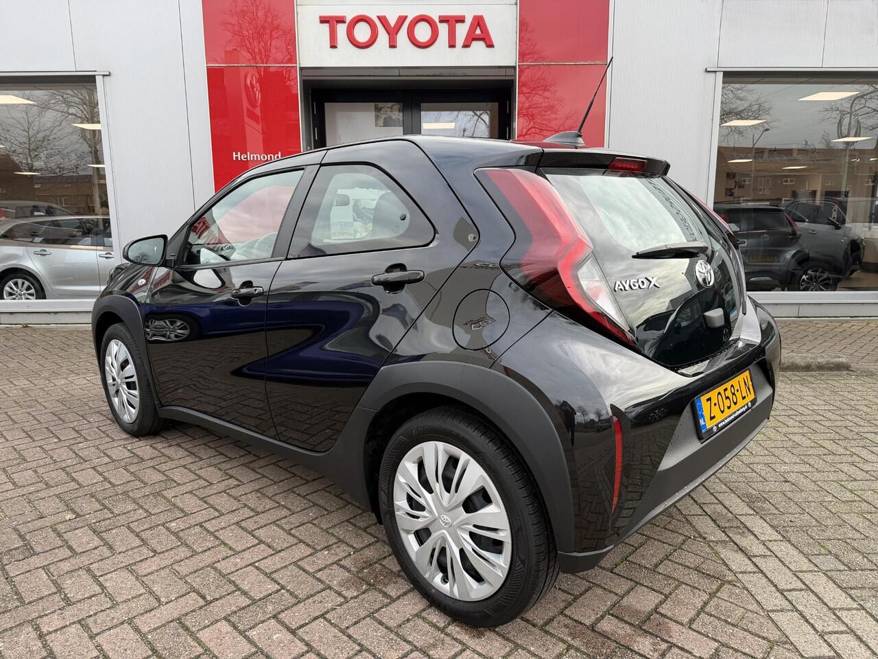 Toyota AYGO X 1.0 VVT-i MT Play