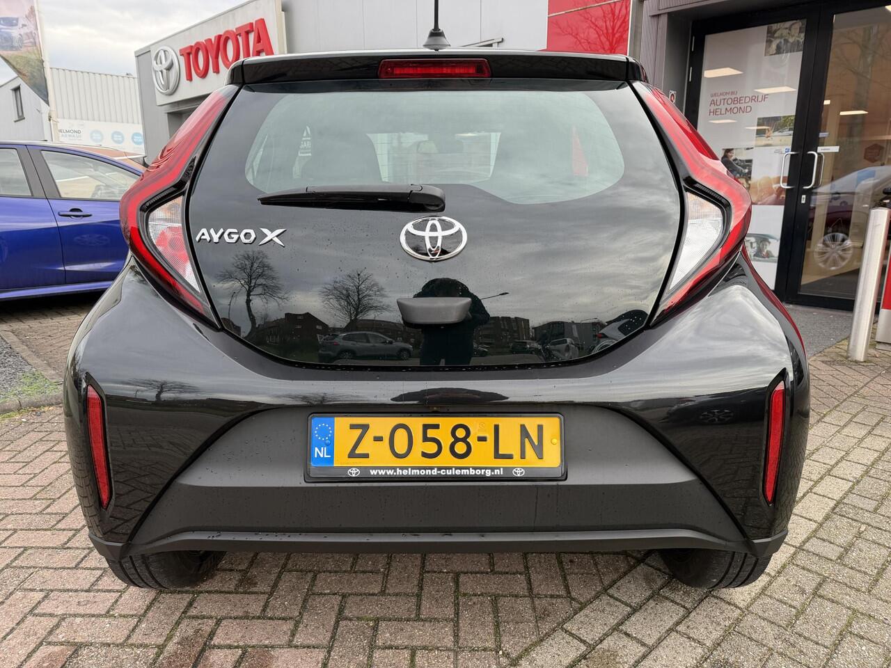 Toyota AYGO X 1.0 VVT-i MT Play