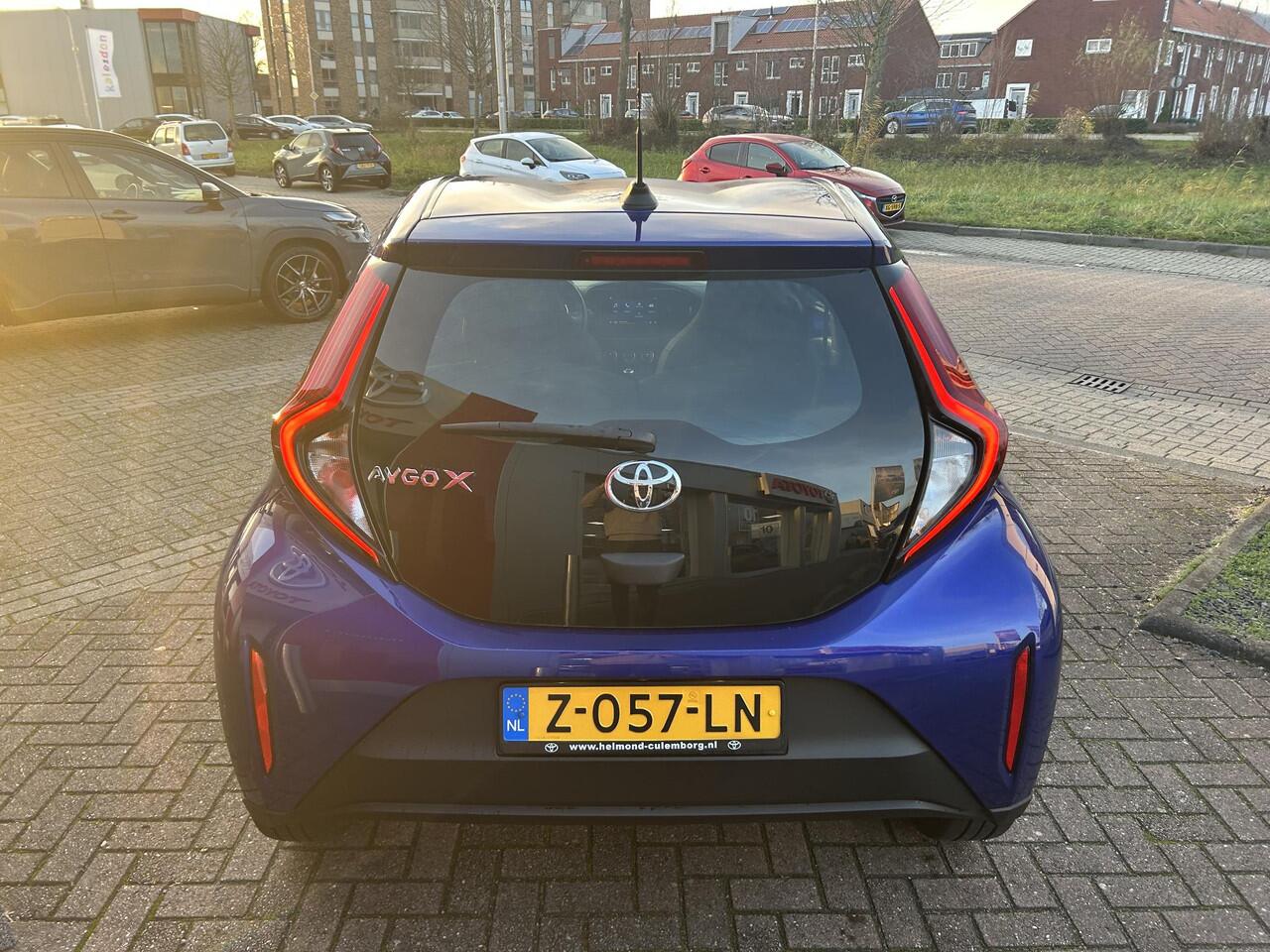 Toyota AYGO X 1.0 VVT-i MT Play