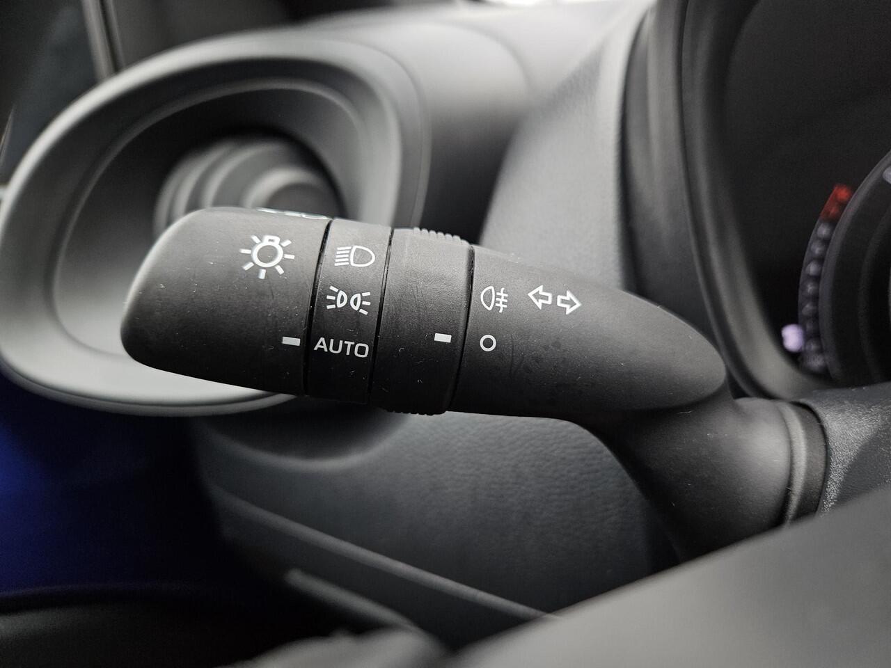 Toyota AYGO X 1.0 VVT-i MT Play | Allseason banden | Origineel NL | 1e eigenaar | Adaptieve Cruise Control | Apple Carplay & Android Auto | Achteruitrijcamera | Garantie t/m 09-2034 of 200.000km