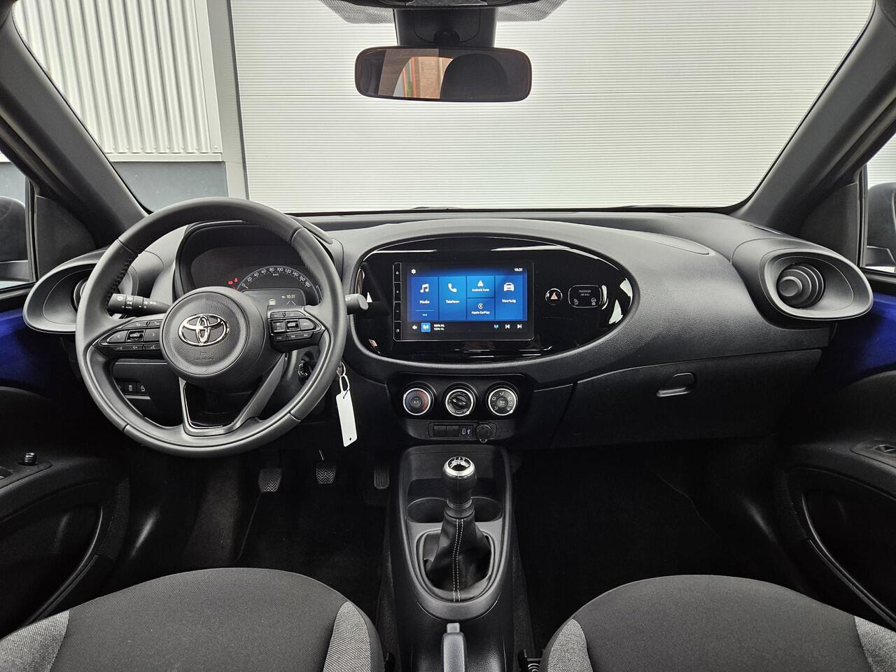 Toyota AYGO X 1.0 VVT-i MT Play | Allseason banden | Origineel NL | 1e eigenaar | Adaptieve Cruise Control | Apple Carplay & Android Auto | Achteruitrijcamera | Garantie t/m 09-2034 of 200.000km