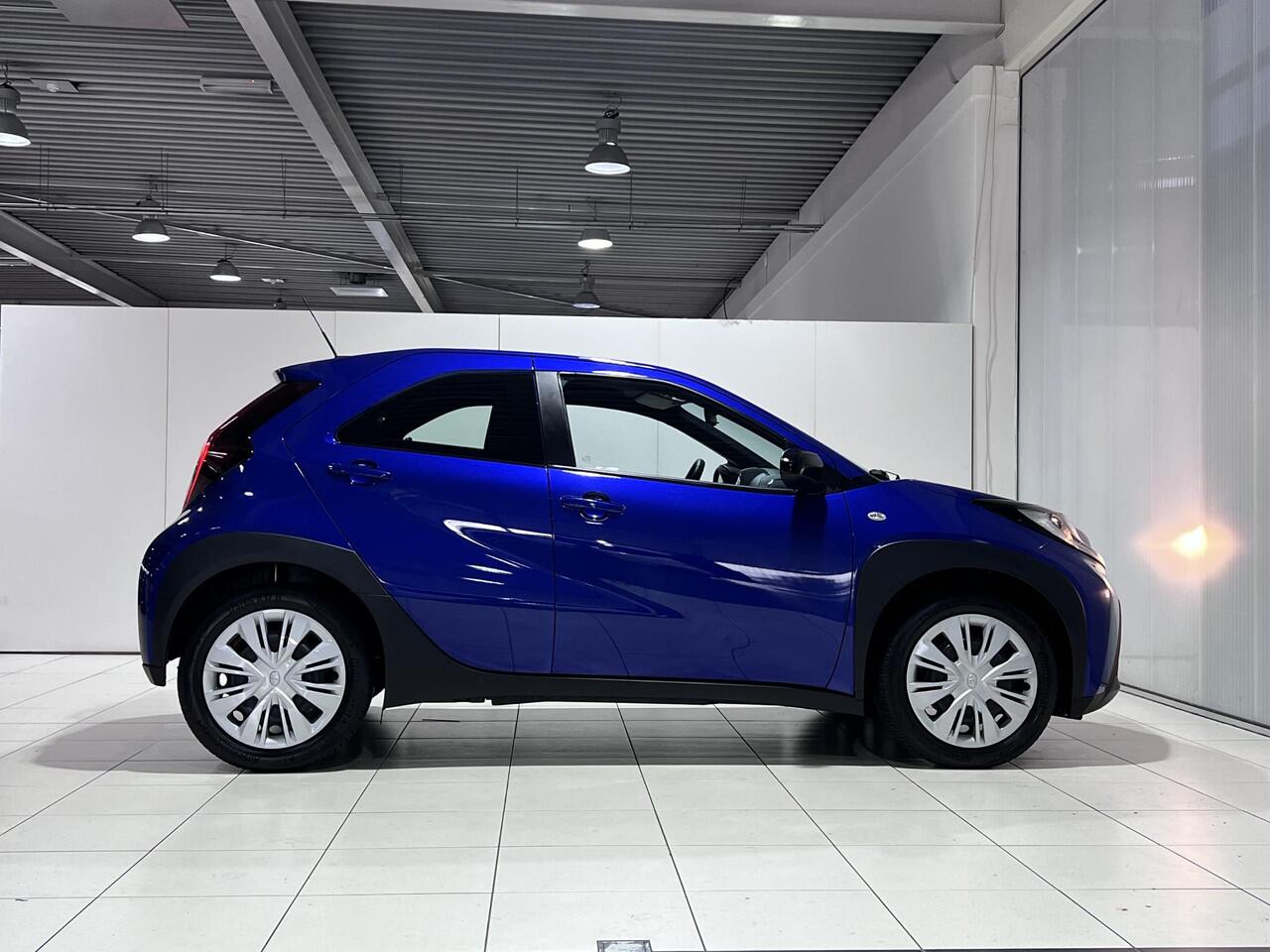 Toyota AYGO X 1.0 VVT-i MT Play | Dealer onderhouden | Apple carplay/anroid auto | All Season banden |