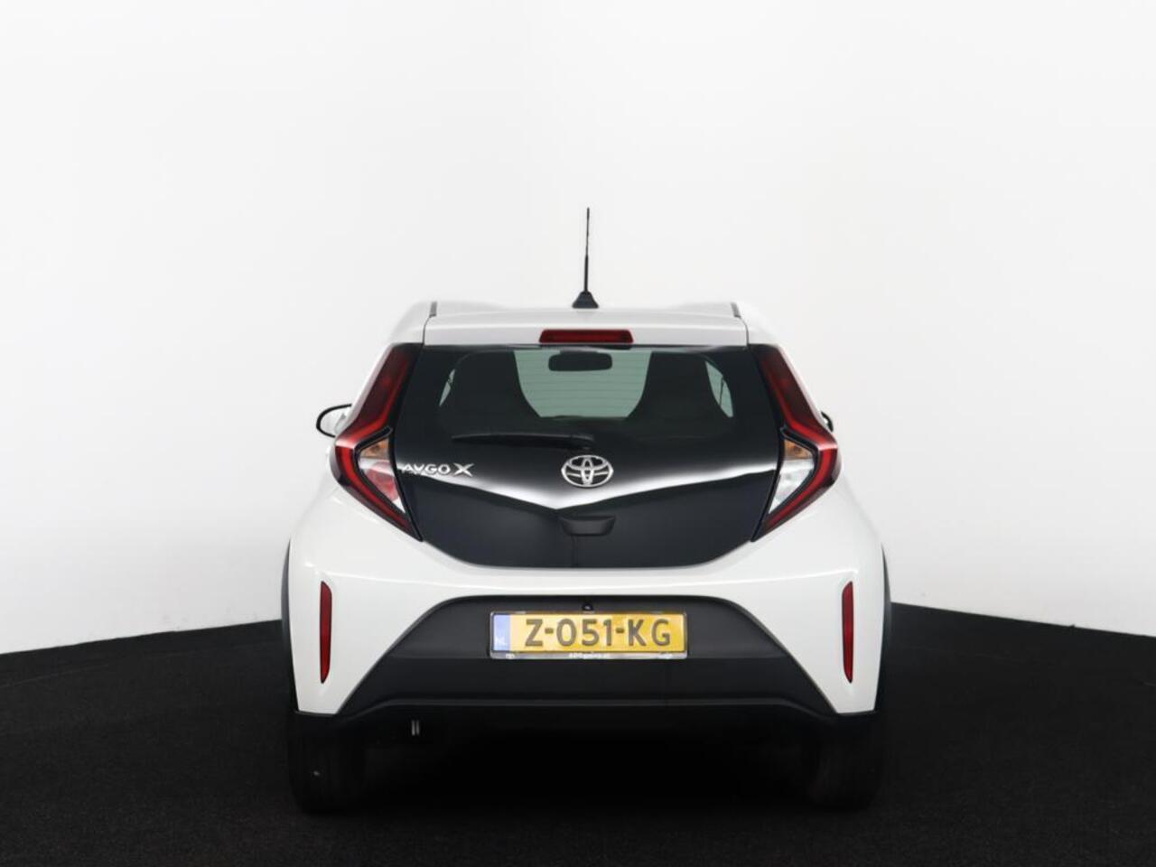 Toyota AYGO X 1.0 VVT-i MT Play | Apple carplay & Android Auto | Airconditioning | Achteruitrijcamera |