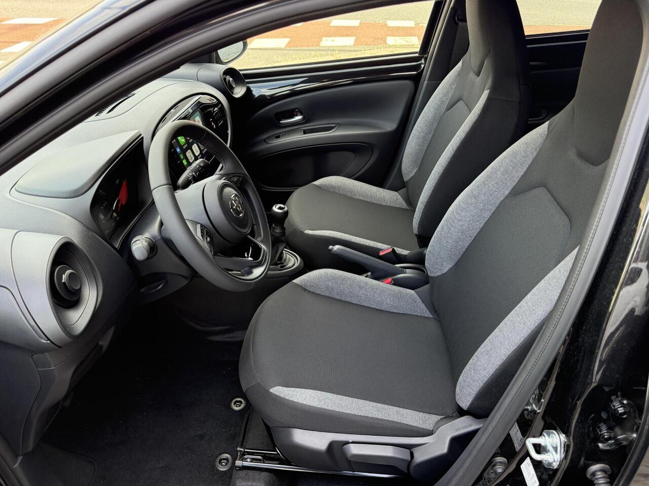 Toyota AYGO X 1.0 VVT-i MT Nieuw / 17'' LMV / Carplay / Stoelverwarming