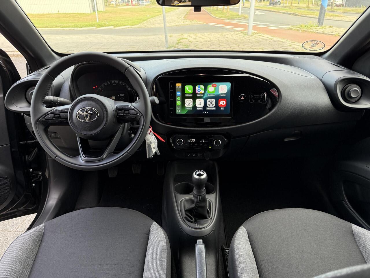 Toyota AYGO X 1.0 VVT-i MT Nieuw / 17'' LMV / Carplay / Stoelverwarming