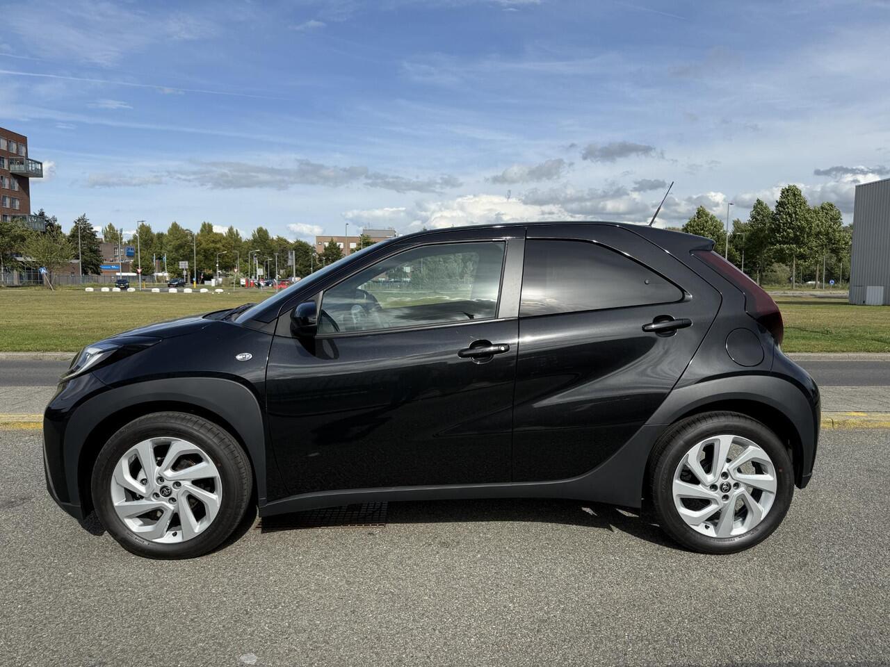 Toyota AYGO X 1.0 VVT-i MT Nieuw / 17'' LMV / Carplay / Stoelverwarming